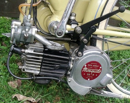 Mosquito 38–B engine