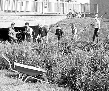 D&DGCS members clean up the Gipping, 1985