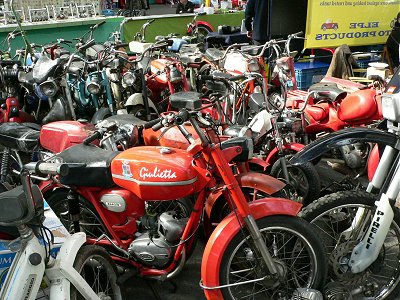 A sea of Italian mopeds