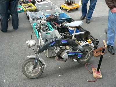 Folding moped with Jlo engine