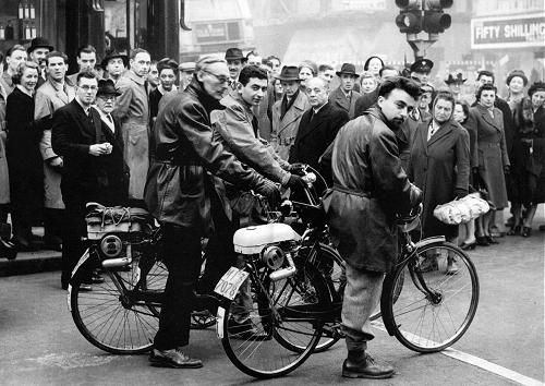 1948: Three talian Mini-Motor riders arrive in London 1948: Three talian Mini-Motor riders arrive in London