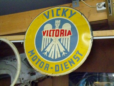 Victoria enamel signm