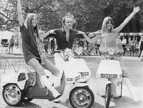 Cindy Kent, David Jacobs, and Olivia Newton-John on Ariel Threes Cindy Kent, David Jacobs, and Olivia Newton-John on Ariel Threes