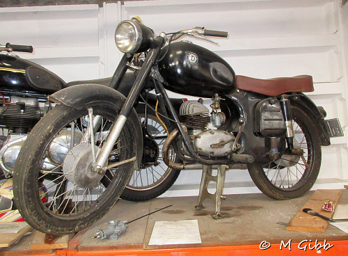 Danuvia DV-125