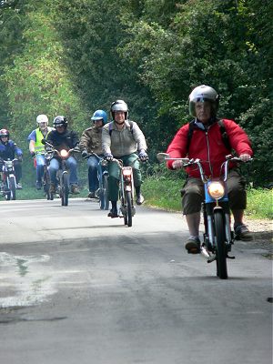 Evans at the head of the peloton