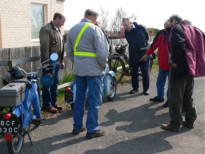 Discussing the finer points of the Lynx