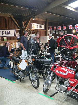 Deep discussions between visitors and club members