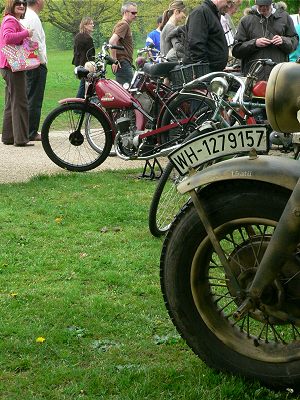 Norman Model C autocycle, and Zündapp front wheel