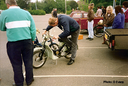 Graham Thompson tries to start his Dandy