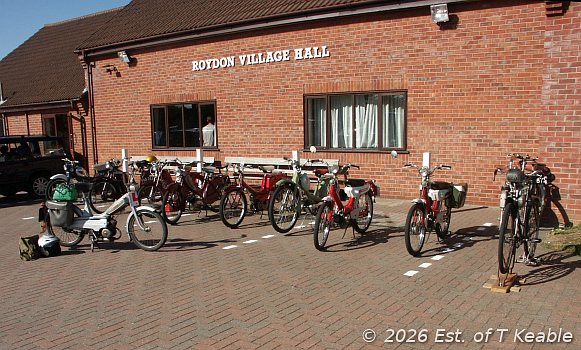 Photo by Terry Keable of the 2003 Roydon Rebels Run