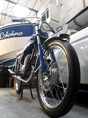 David Preston's Lambretta Serveta 5v with Fairline Weekend in the background