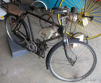 Ducati Cucciolo/Phillips at Caister Castle Car Collection