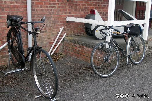Cyclaid/Humber & 1937 James Super Sport at Horham informal ‘Wheels’ event