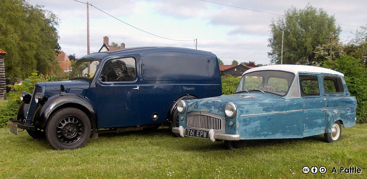 Morris van & Bond Minicar at Horham informal ‘Wheels’ event