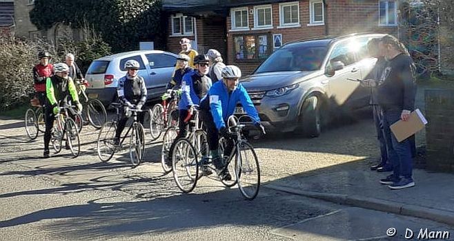 The Boot & Back 2025: The riders set off
