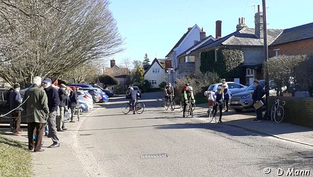 The Boot & Back 2025: The riders set off