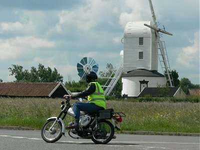 Ken and the Simson join the main road