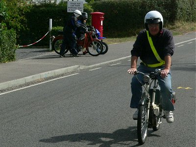 Barry starts his first EACC ride - his bike's a Raleigh Runabout