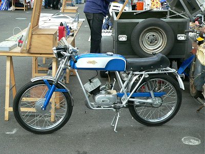 Gabbiano sports moped
