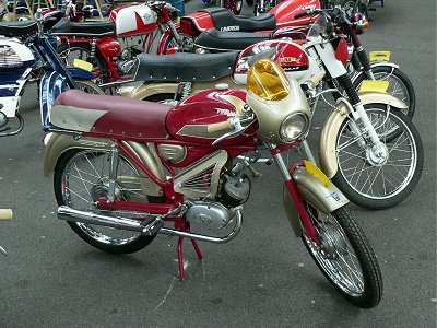 Phoenix sports moped