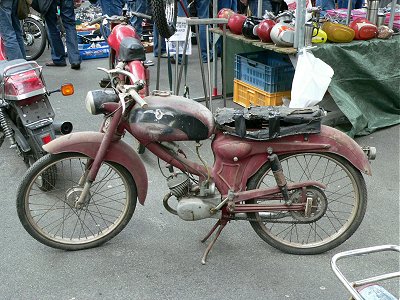 Santa Maria sports moped