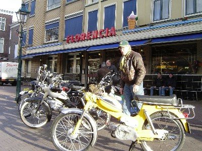 Puch mopeds on the way to Kouwe Klauwe