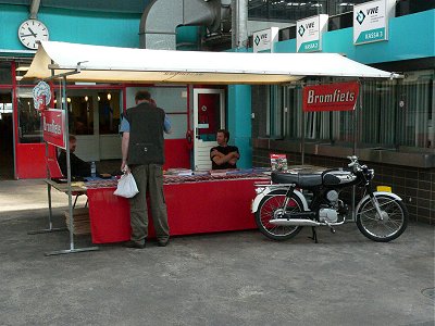 The Bromfiets magazine stand