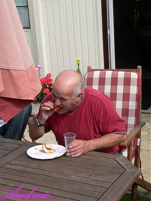 ...while Paul enjoys his food