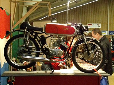 Oscar aports moped