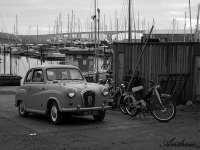 Could be a period photo - if the Orwell Bridge wasn't there