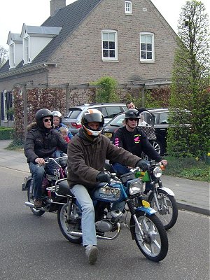 Riders on the 2011 Elfstedentocht