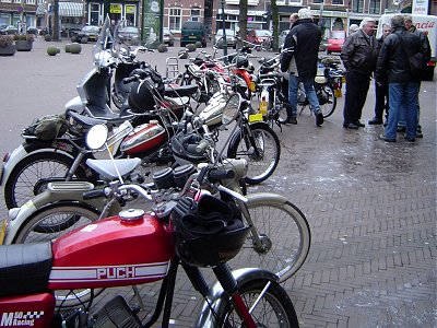 Puch mopeds on the way to Kouwe Klauwe