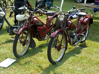 The two different versions of the James Superlux
