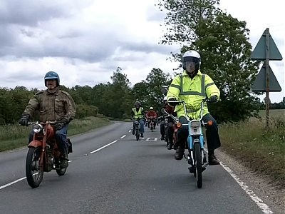 The pack heads for Earl Soham