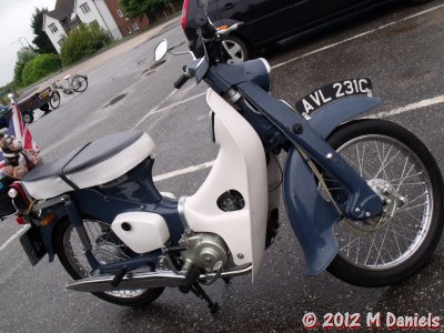 Honda C100