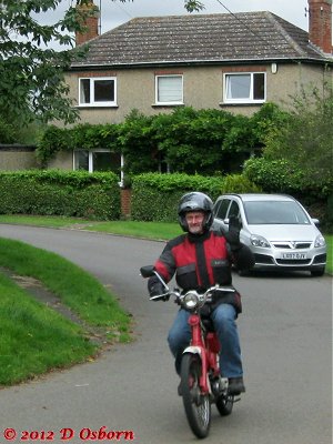 First rider away