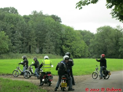 A stop to consult the route sheet