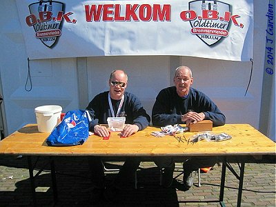 Moped ride at Kollum: signing on desk