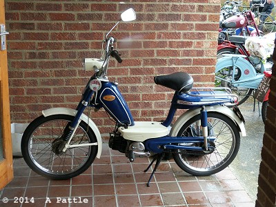 ...and Honda Novio on the other side
