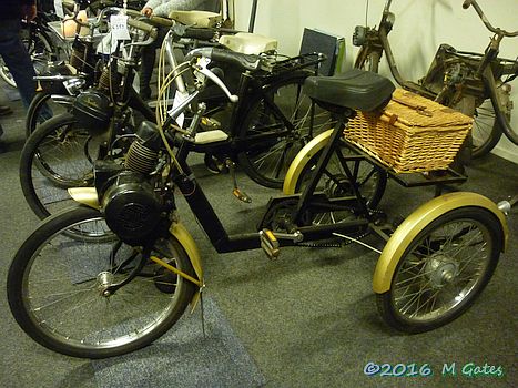 ‘Artisanal’ VéloSoleX tricycle