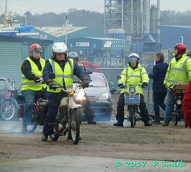 EACC Mince Pie Run leaving Ipswich