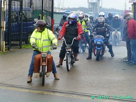 EACC Mince Pie Run leaving Ipswich