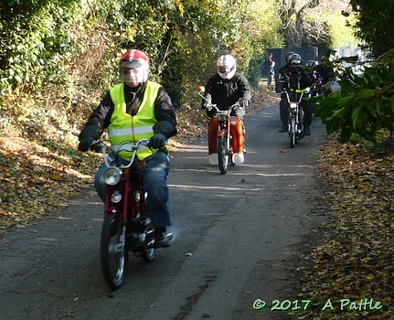 Kneels’s Wheels leaving Great Blakenham