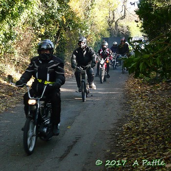 Kneels’s Wheels leaving Great Blakenham