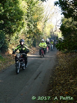 Kneels’s Wheels leaving Great Blakenham
