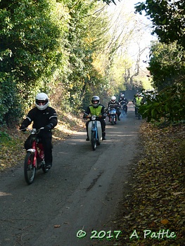 Kneels’s Wheels leaving Great Blakenham