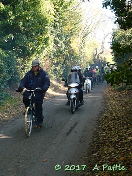 Kneels’s Wheels leaving Great Blakenham