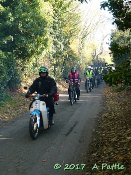 Kneels’s Wheels leaving Great Blakenham