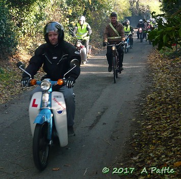 Kneels’s Wheels leaving Great Blakenham