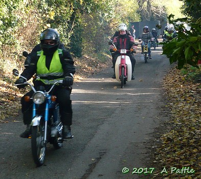 Kneels’s Wheels leaving Great Blakenham